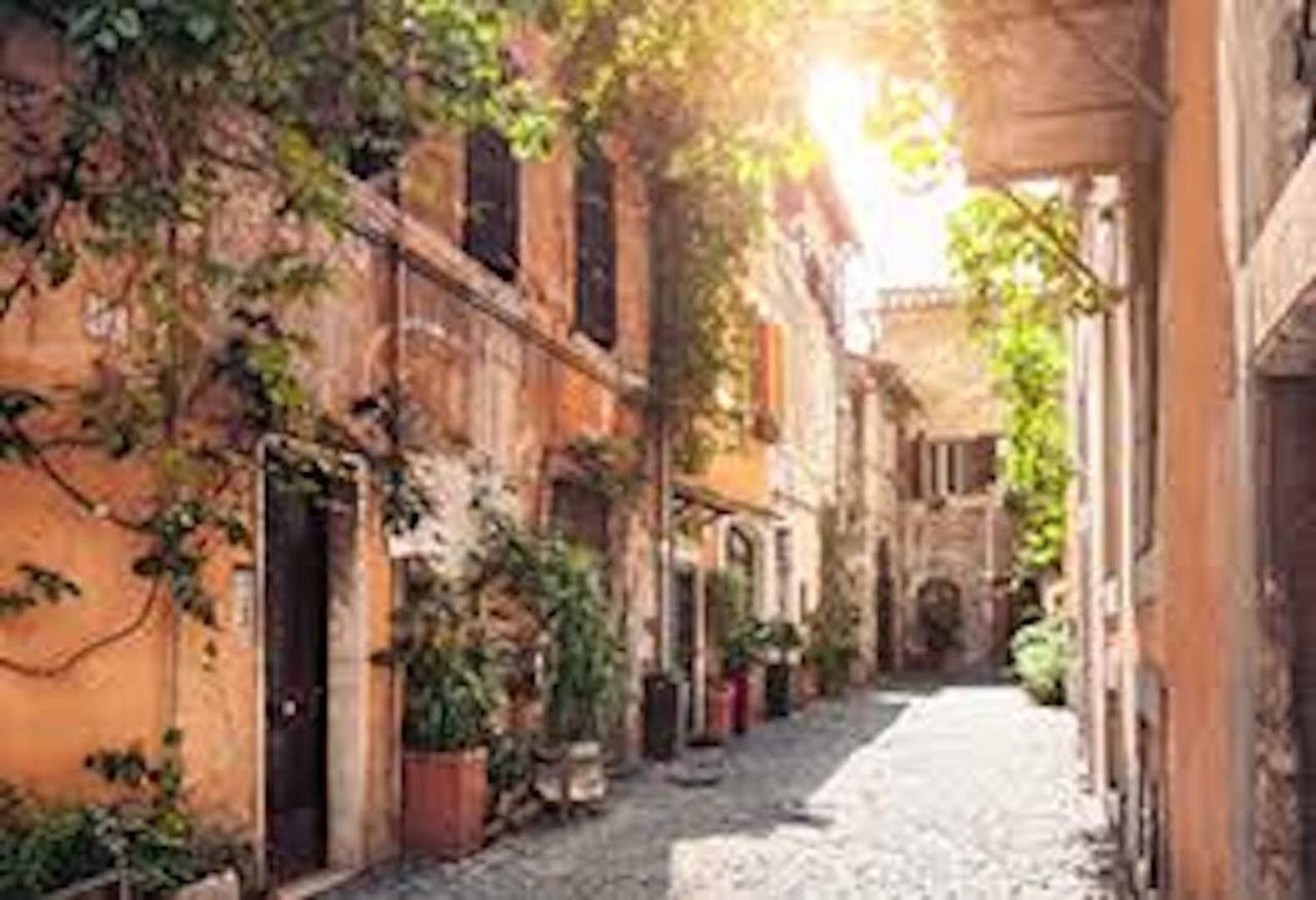 Panoramic Castle Apt Trastevere โรม ภายนอก รูปภาพ