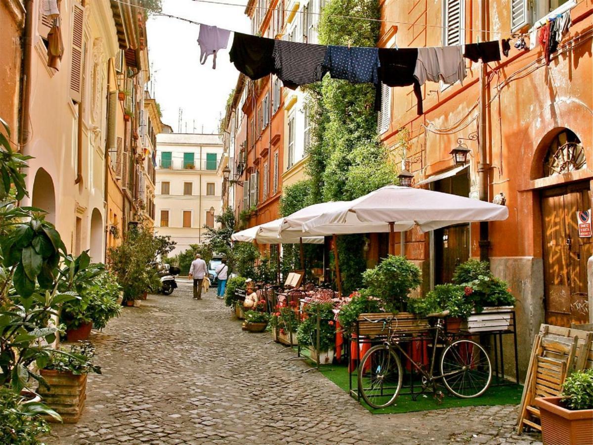 Panoramic Castle Apt Trastevere โรม ภายนอก รูปภาพ