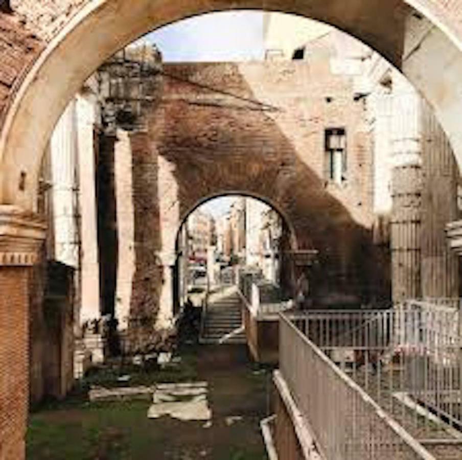 Panoramic Castle Apt Trastevere โรม ภายนอก รูปภาพ